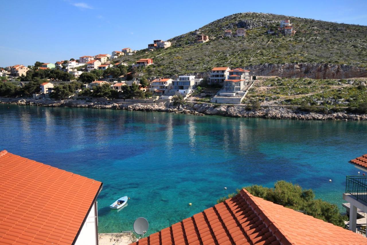 Apartments By The Sea Bilo, Primosten - 4191 Bagian luar foto