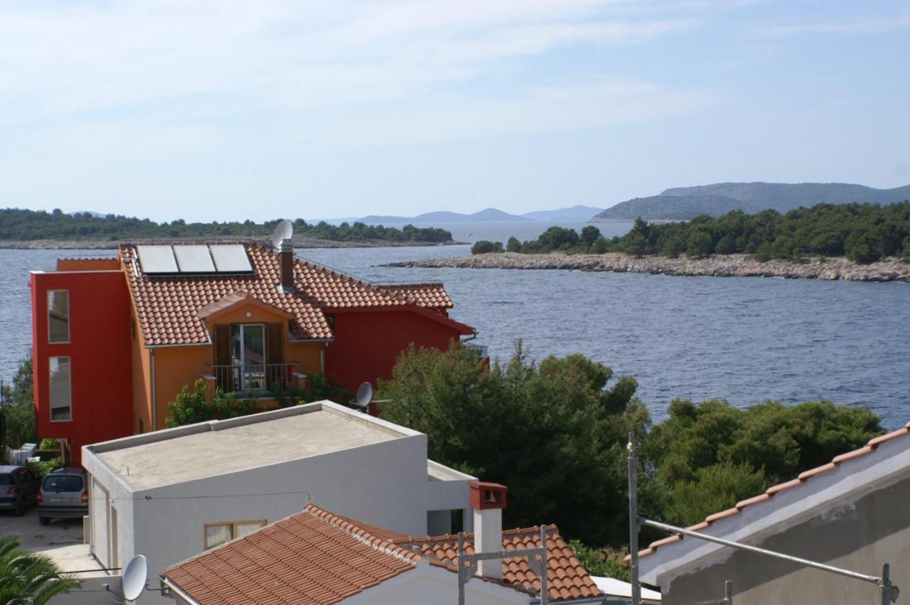 Apartments By The Sea Bilo, Primosten - 4191 Bagian luar foto