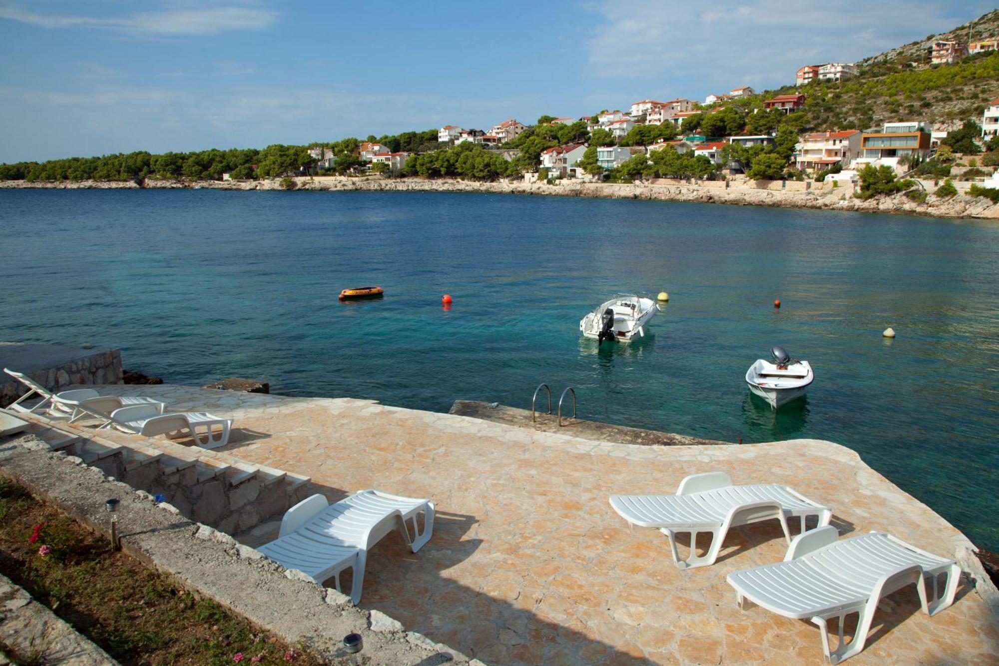 Apartments By The Sea Bilo, Primosten - 4191 Bagian luar foto
