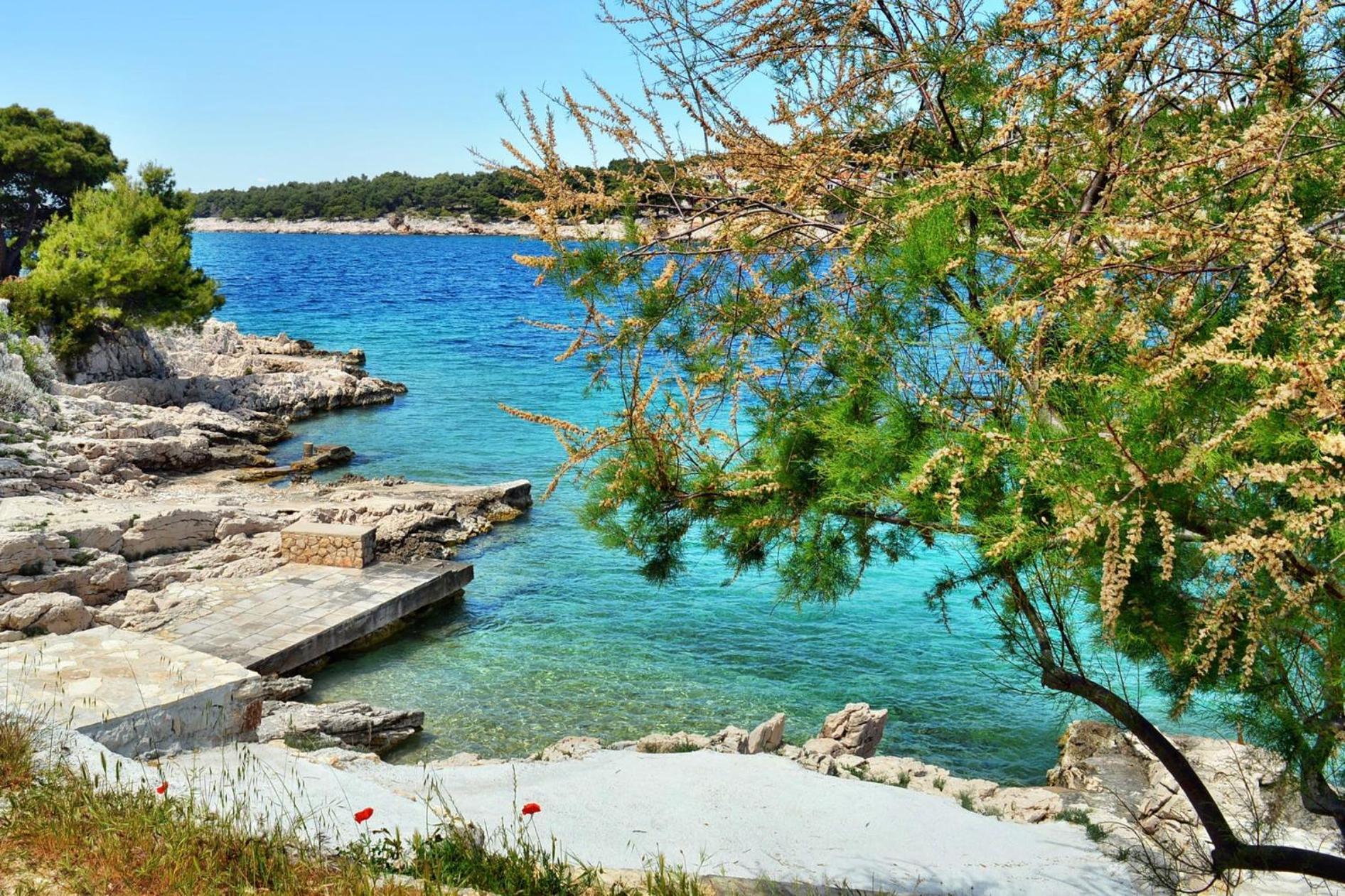 Apartments By The Sea Bilo, Primosten - 4191 Bagian luar foto
